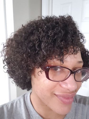 Customer photo review of Sample Curly Hair Wash and Go System with Organic Jojoba Oil for Moisturizing Hair with Lavender Fragrance (Step 1 - 4)