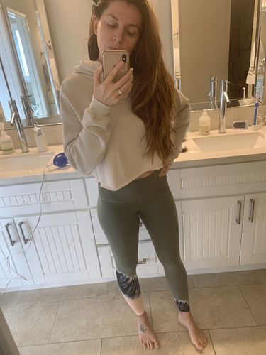 Customer photo review of Sunset Legging - Laurel / Melon / Onyx