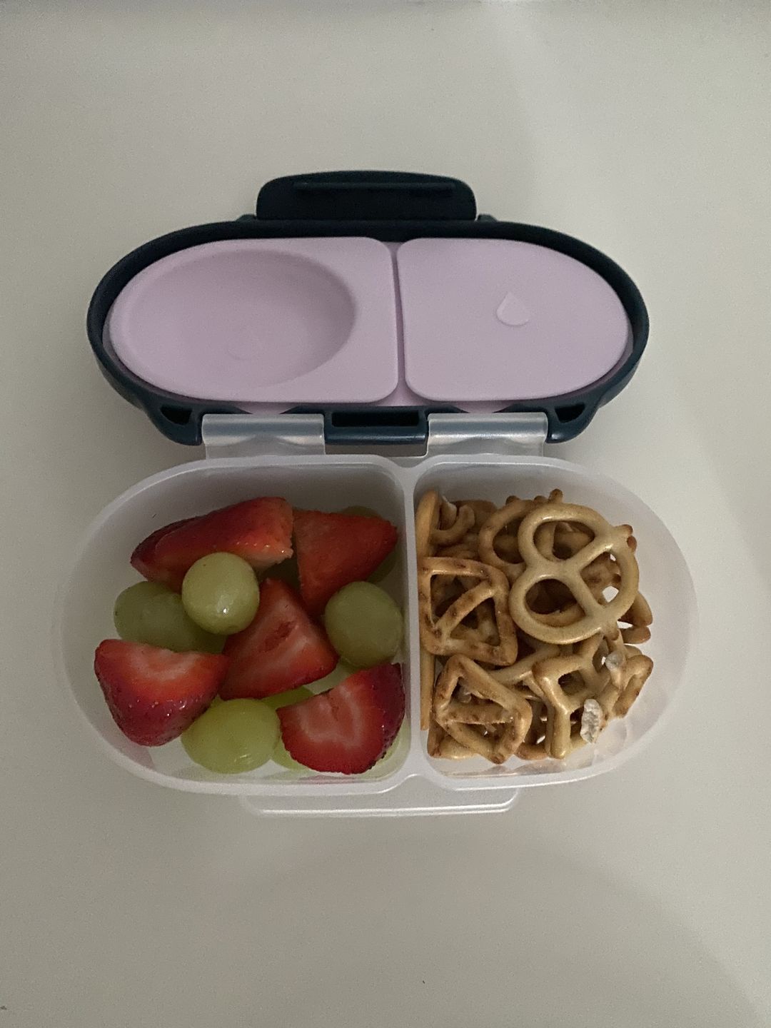 Customer photo review of b.box Snackbox – Strawberry Shake – NEW! PRE-ORDERS OPEN