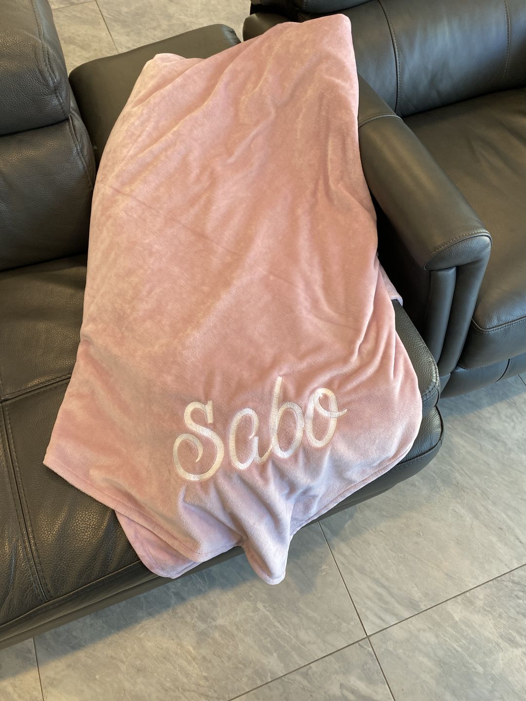 Customer photo review of BiggerBee Minky Throw Blanket Dusty Lavender