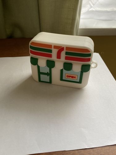 Customer photo review of "7 ELEVEN" AIRPODS & AIRPODS PRO CASES
