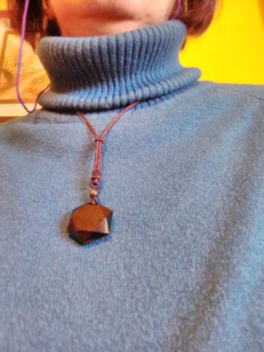 Customer photo review of Talismano "Esagono" in ossidiana nera