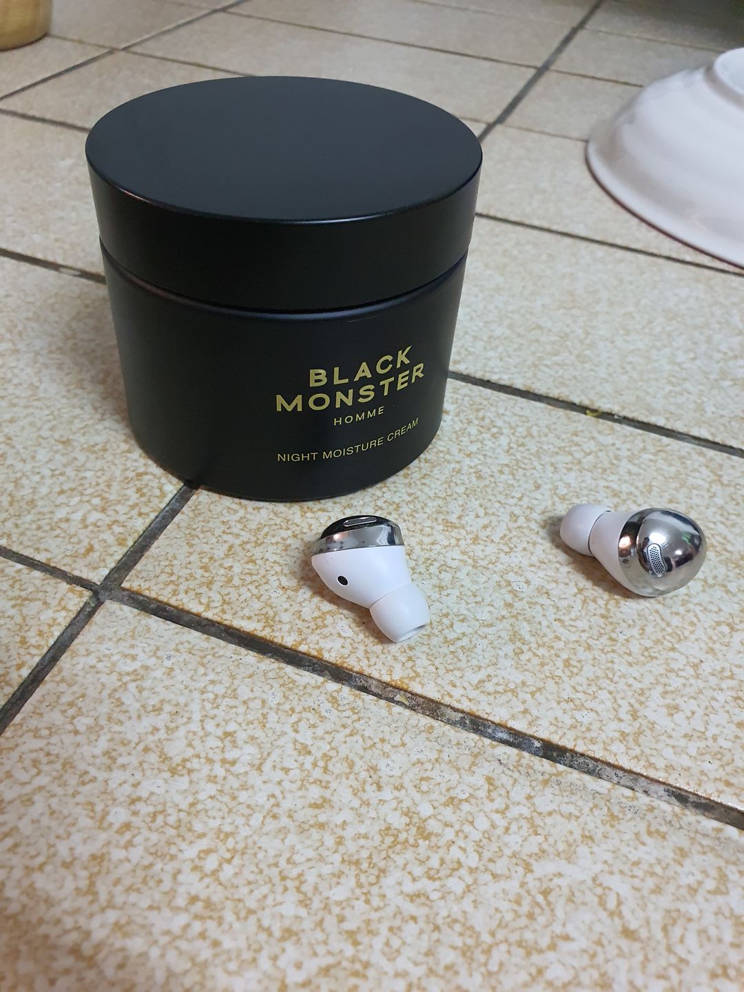 Customer photo review of Black Monster Night Moisture Cream