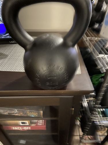 Customer photo review of 20kg / 44lbs E-coated Cast Iron Kettlebell