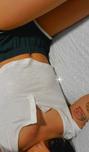 Customer photo review of Short sleeve buttoned ribbed solid top