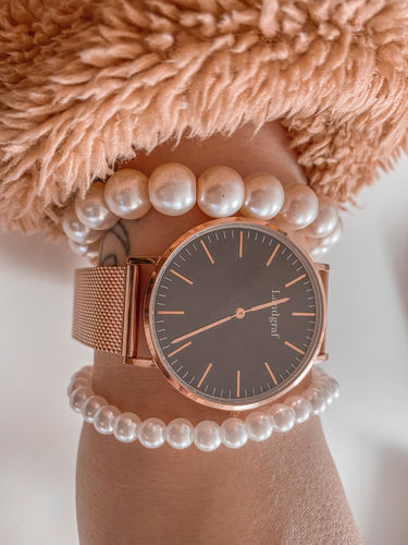 Customer photo review of World Edition Rosé Gold Black