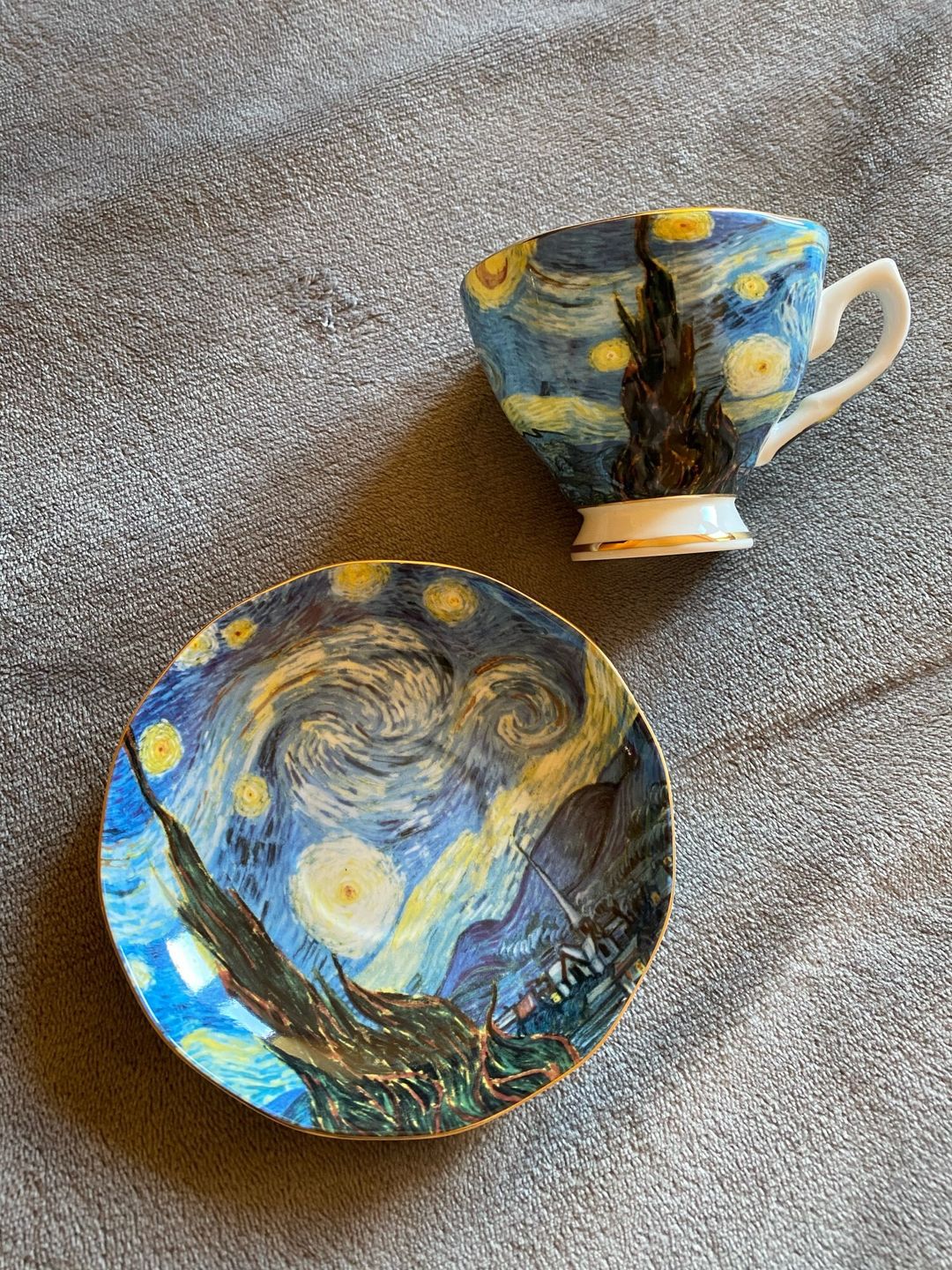 Customer photo review of Van Gogh tea cups