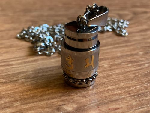 Customer photo review of Collier Dragon<br> Mantra (Acier)