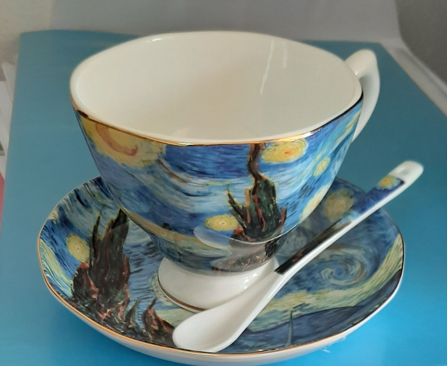 Customer photo review of Van Gogh tea cups