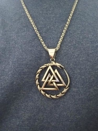 Customer photo review of Collier Dragon<br> Valknut (Acier)