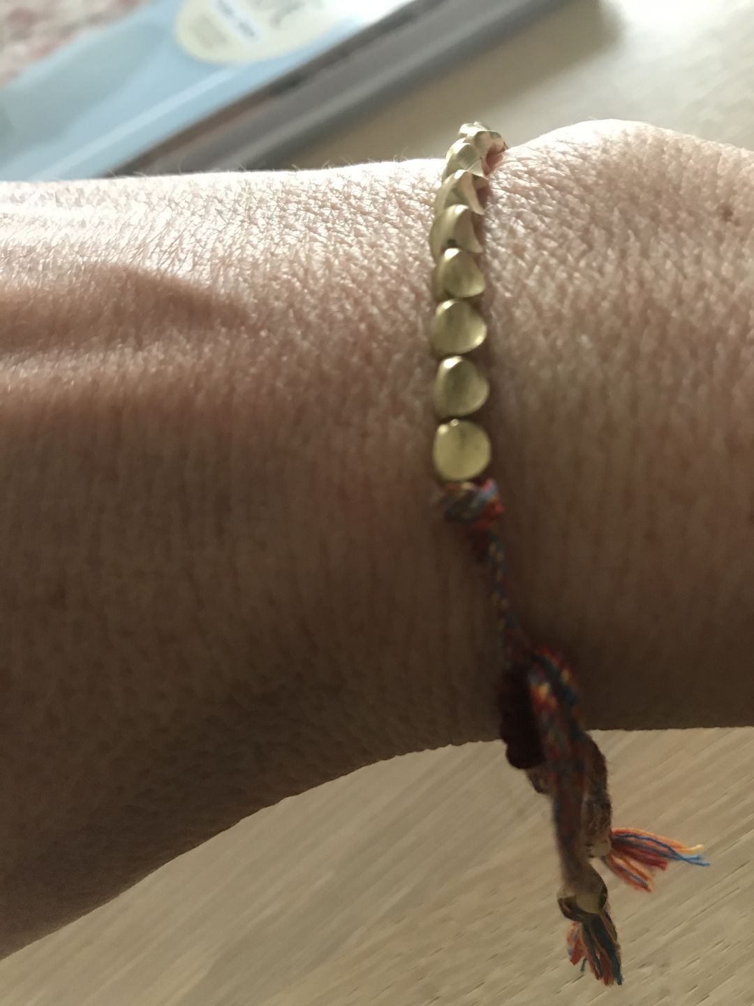 Customer photo review of Handgemachtes Tibetanisches Buddhisten Glücks-Armband aus Kupfer Modell 2