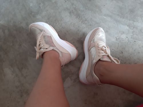Customer photo review of Pasadena Lace Up Sneakers