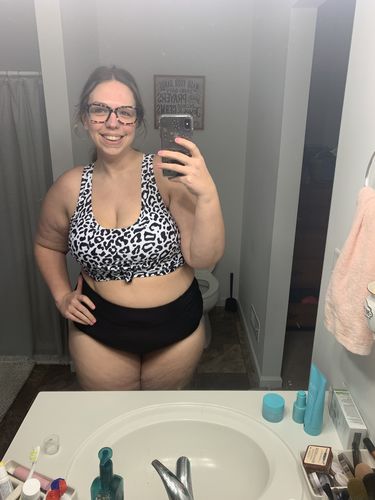 Customer photo review of Traveler Top | White Leopard Print