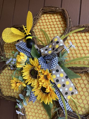 Customer photo review of Honeycomb Door Hanger WK-014