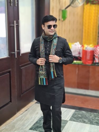 Customer photo review of Pashtush Mens Woven Ethnic Stole, Extra Soft Bamboo Fibre