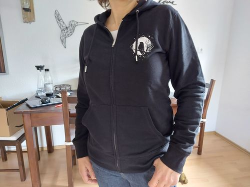 Customer photo review of Krähe im Mondlicht - Unisex Bio Zipper
