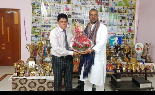 Customer photo review of Pashtush Mens fine Soft Ethnic Stole Navy Blue