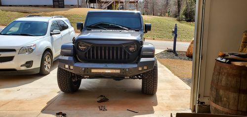 Customer photo review of Vader Grille w/ Mesh - Matte Black for 18-21 Jeep Wrangler JL & Gladiator JT