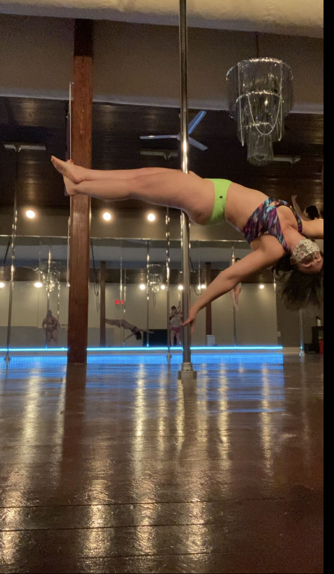 Customer photo review of Essential High Rider Hot Pants