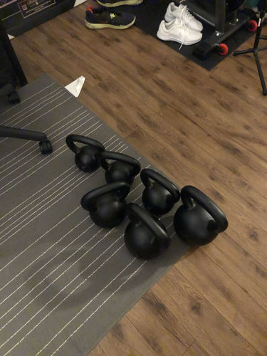 Customer photo review of 12kg / 26lbs E-coated Cast Iron Kettlebell