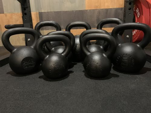 Customer photo review of 24kg / 53lbs E-coated Cast Iron Kettlebell