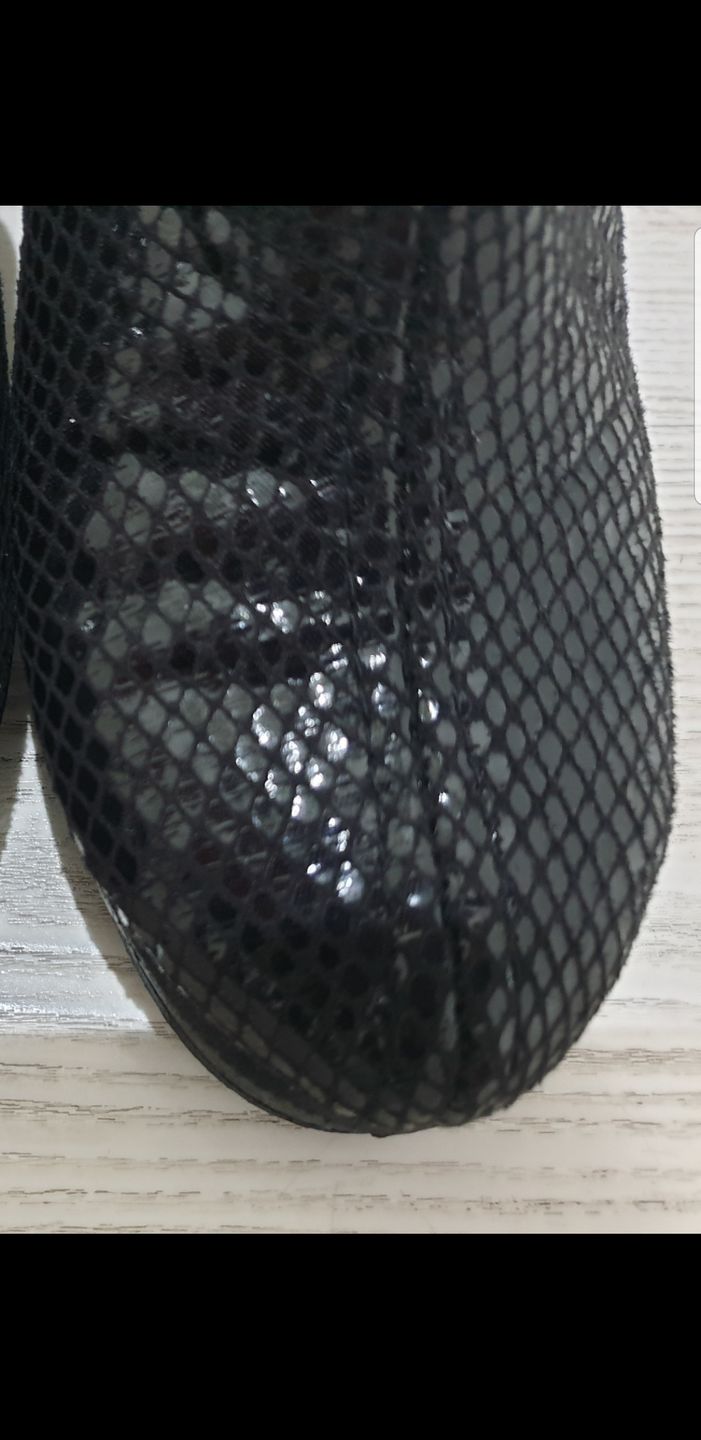 Customer photo review of Zueco brillante de cuña alta Salemera