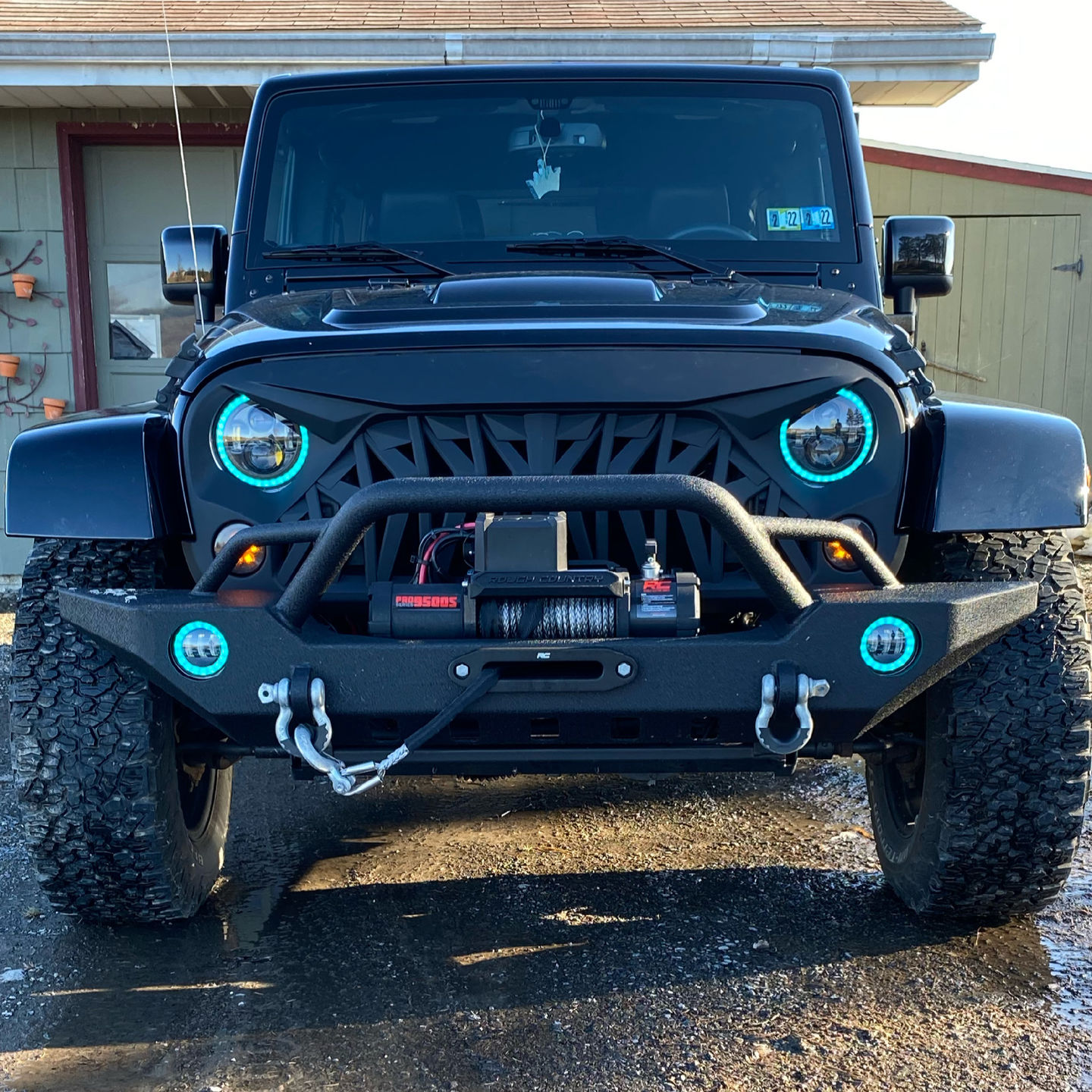 Customer photo review of Shark Grille - Matte Black for 07-18 Wrangler JK