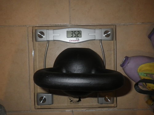 Customer photo review of 16kg / 35lbs E-coated Cast Iron Kettlebell