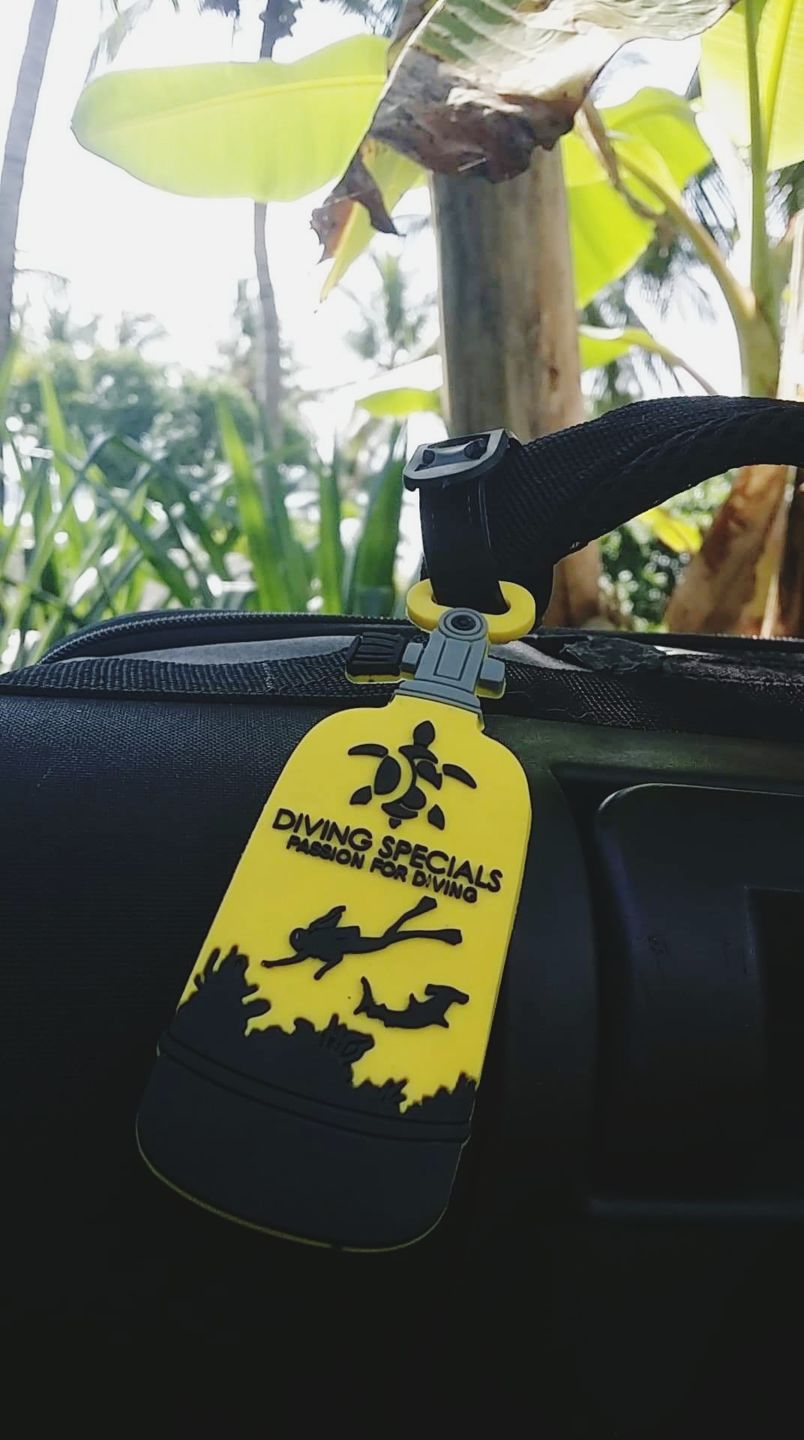 Customer photo review of Amazing Scuba Luggage Tag