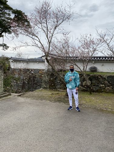 Customer photo review of GOOD VIBES ONLY Unisex Sweatpants - White