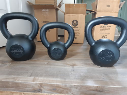 Customer photo review of 6kg / 13lbs E-coated Cast Iron Kettlebell