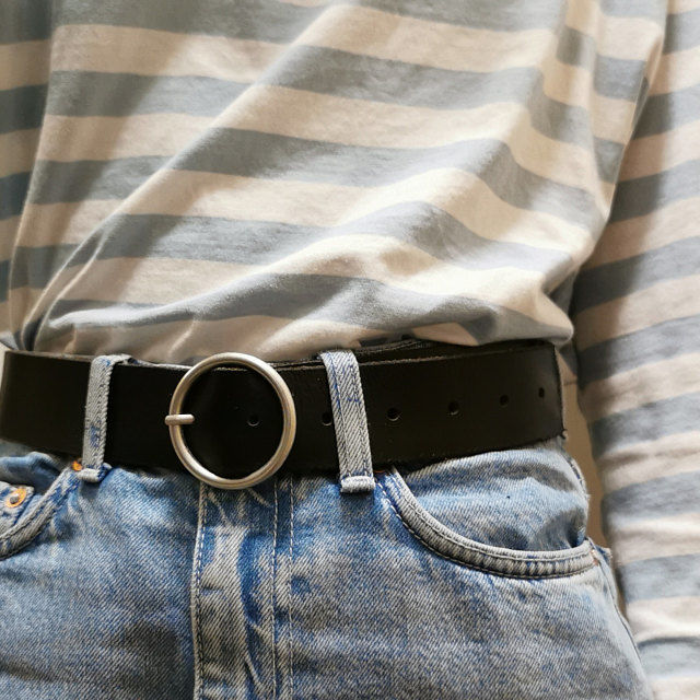 Customer photo review of Sempre - Black Vachetta Leather Waist Belt with Circular Buckle