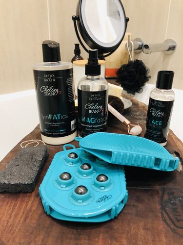 Customer photo review of VALENTINE'S DAY SPECIAL: 500 ml LymFATics Kit + a spare pair of gloves!