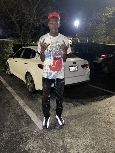 Customer photo review of Destroyed Rhinestone Backin Skinny Fit Denim Black Wash (M5000D)