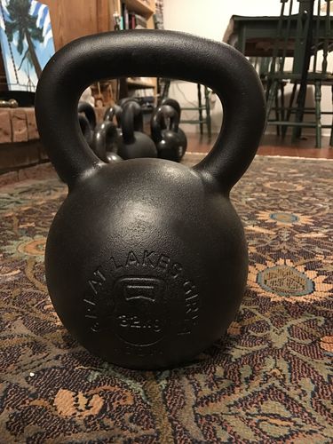 Customer photo review of 32kg / 70lbs E-coated Cast Iron Kettlebell