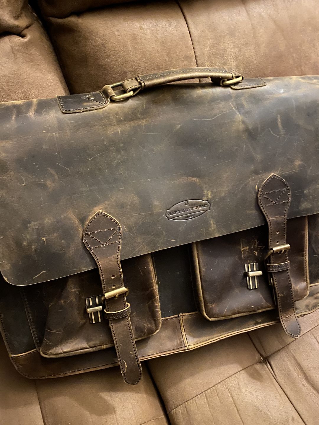 Customer photo review of Retro Buffalo Hunter Leather Laptop Messenger Bag