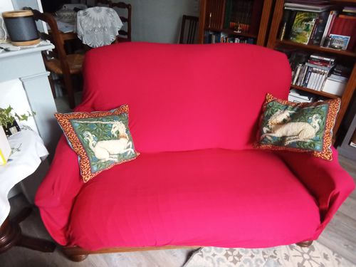 Customer photo review of Rouge - Housses Extensibles de Fauteuil et Canapé - La Maison des Housses