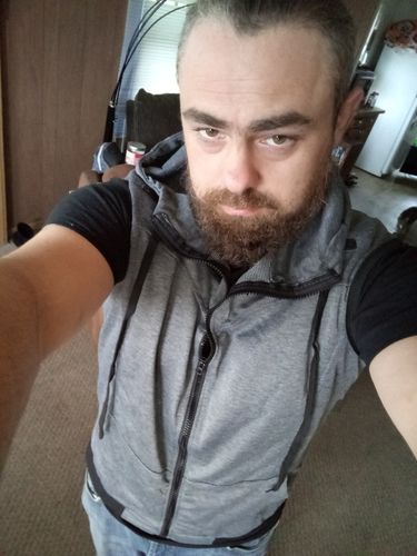 Customer photo review of Mens Sleeveless Zipper Hoodies