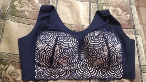 Customer photo review of EXTRA LIFT – Ultimate Lift Stretch Full-Figure Seamless Lace Cut-Out Bra【BUY 2 FREE SHIPPING】