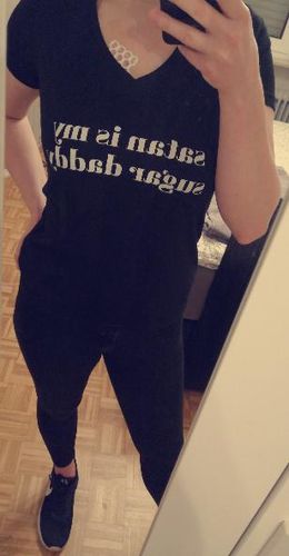 Customer photo review of Satan Is My Sugar Daddy  - V-Neck Damenshirt
