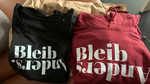 Customer photo review of Bleib anders. - Words on Shirts  - Damenshirt