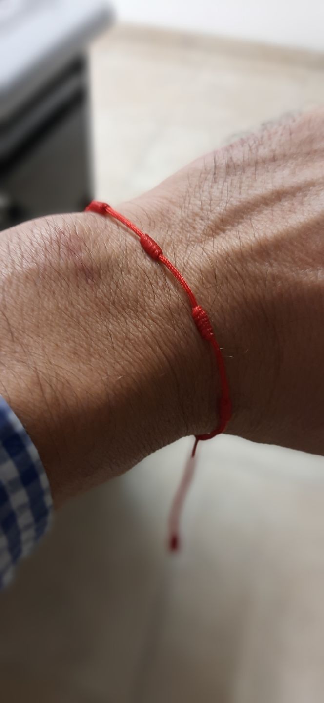 Customer photo review of Hilos de protección rojos 7 nudos