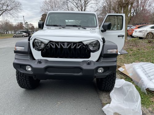 Customer photo review of Shark Grille - White & Black for 18-21 Jeep Wrangler JL & Gladiator JT
