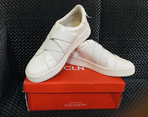 Customer photo review of Romina Flat Sneakers