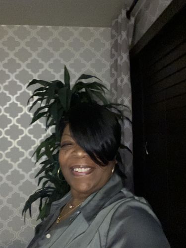Customer photo review of Brooklyn Hair Full Lace Wig - Brazilian Straight Short Style Wig