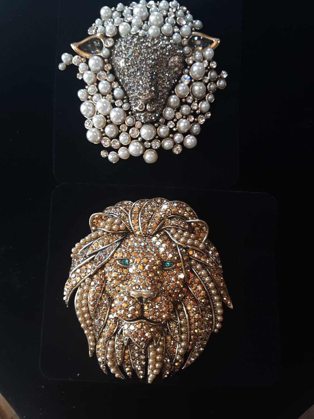 Customer photo review of HEIDI DAUS®"Heidi Had A Little Lamb" Beaded Crystal Lamb Pin