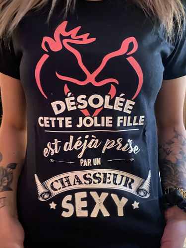 Customer photo review of Déjà Prise Chasseur Sexy T-Shirt Femme