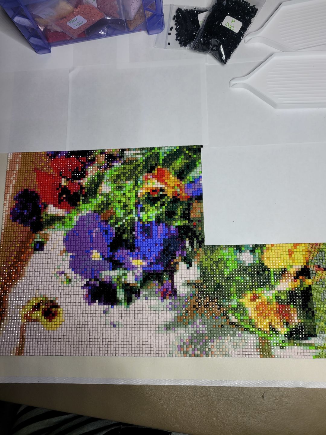 Customer photo review of Purple Flowers - Diamond Painting Kit