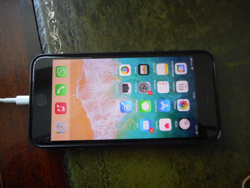 Customer photo review of Apple iPhone 8 Plus 64GB Space Grey Unlocked Refurbished Good