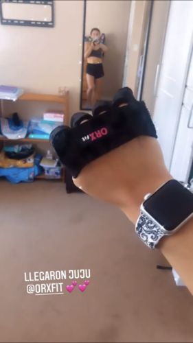 Customer photo review of Guantes Pesas GRAB Mujer